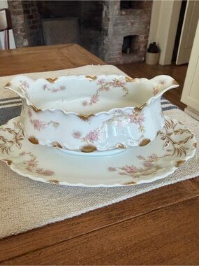 Haviland Limoges Porcelain Schleiger ?525 Pink Gold Floral Spray Gravy Boat
